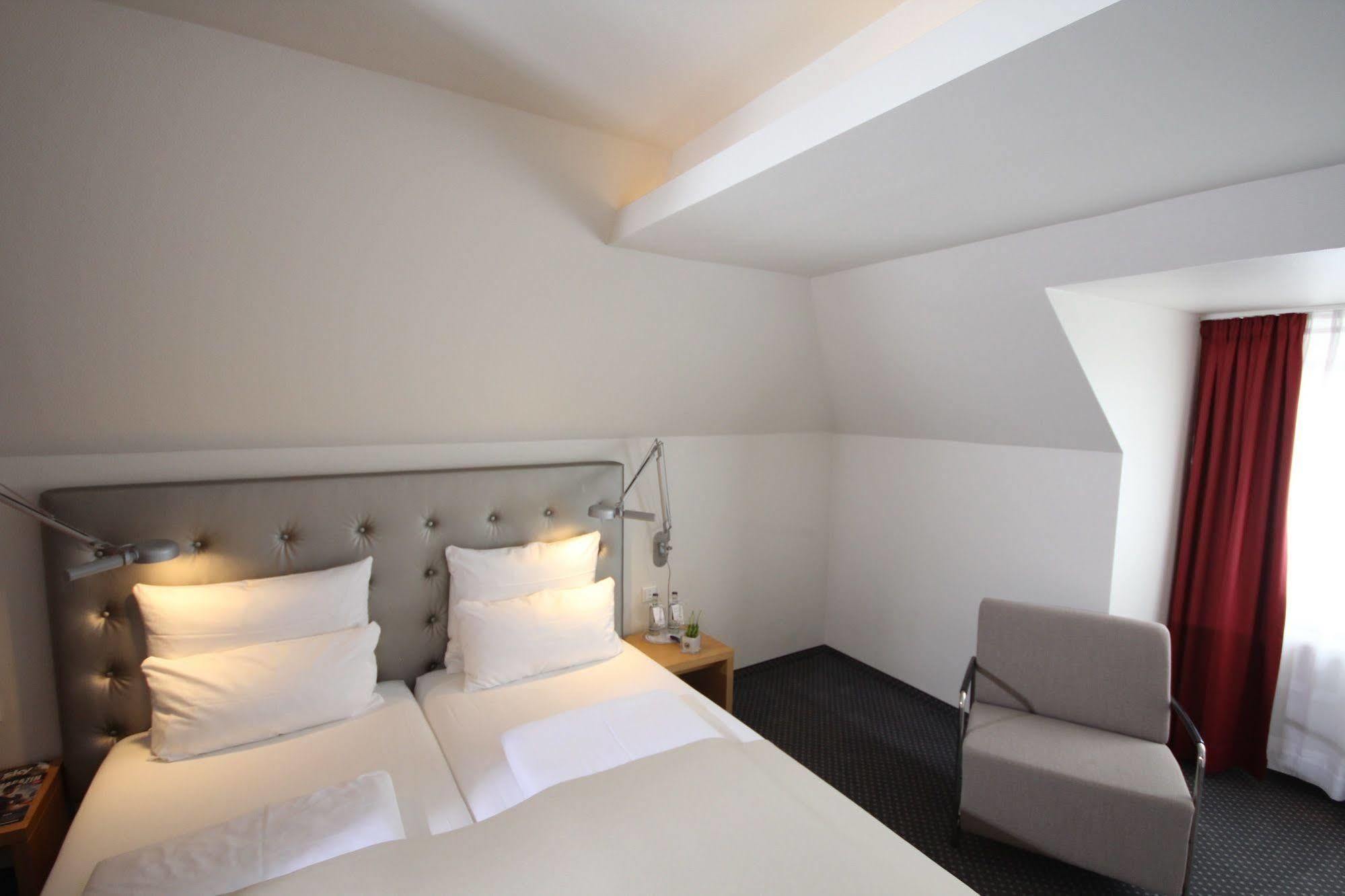 Hotel Maximilians Есен Екстериор снимка