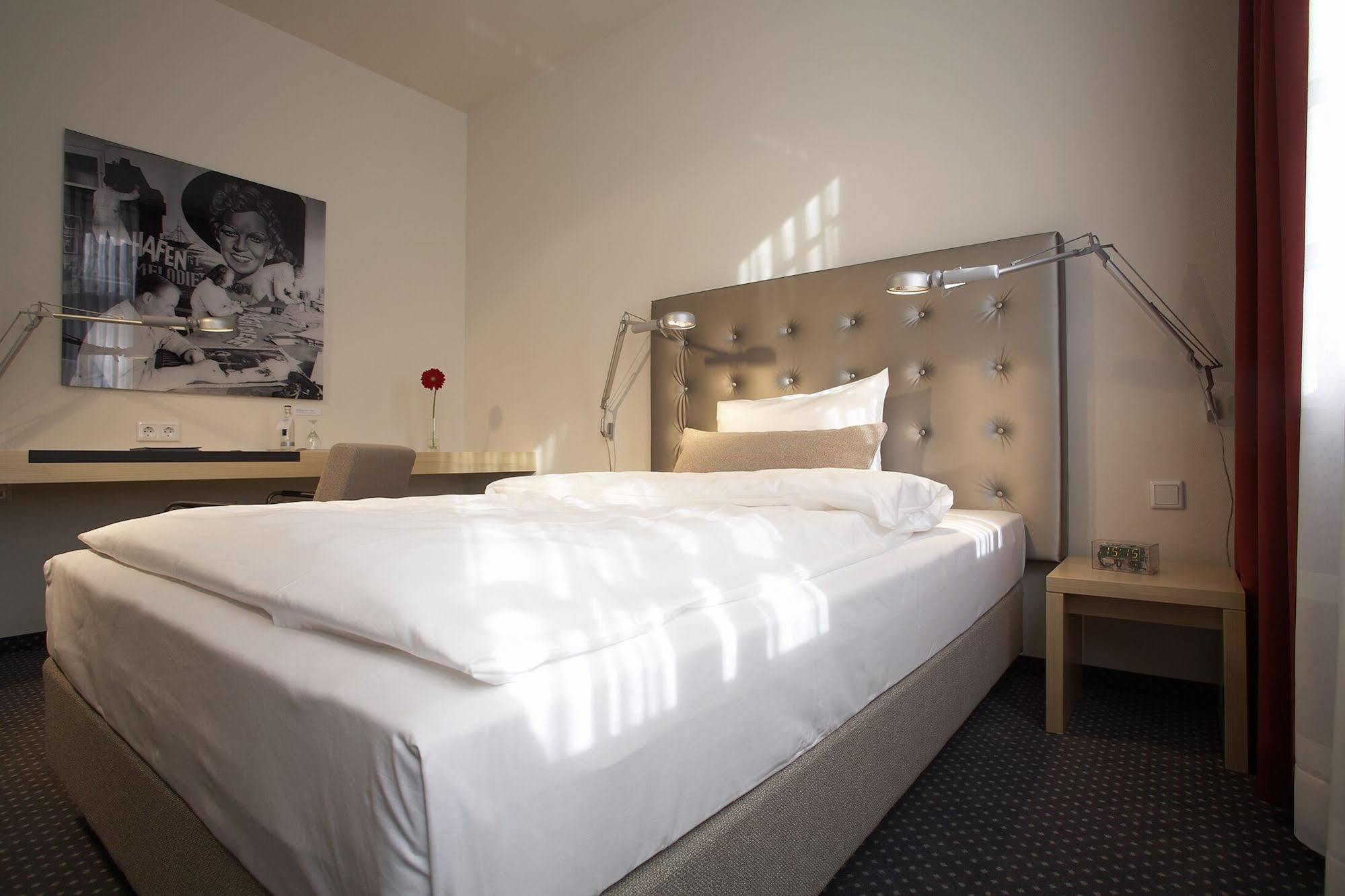 Hotel Maximilians Есен Екстериор снимка
